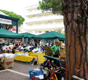 Kleiner Flohverkaufstag