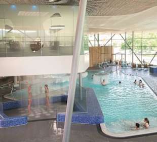 Thermal-Innenbecken, Salzinhalation, Regendusche