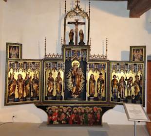 Altäre im Kapitelsaal des heutigen Stadtmuseums