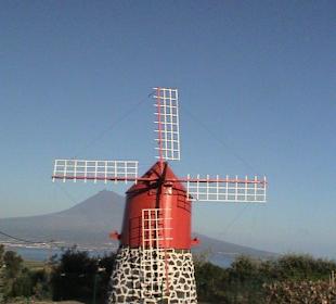 Windmühle mit Berg Pico