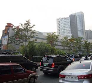 Auf dem Weg zum Einkaufszentrum