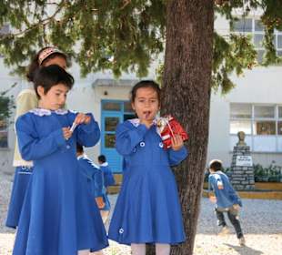 Land & Leute Schulkinder