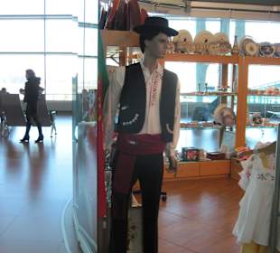 Landestracht man im Airportshop