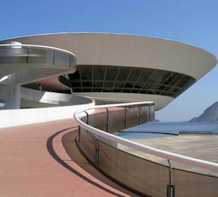 Museum in Niteroi (östlich von Rio de Janeiro) (2004)