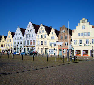 Die Giebelhäuser am Markt in der Morgensonne !