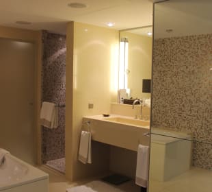 Badezimmer Skyline Junior Suite