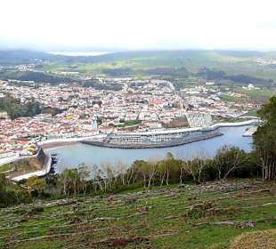 Blick auf Angra do Heroísmo