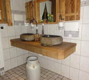 Damen-Toilette im Geißstadl
