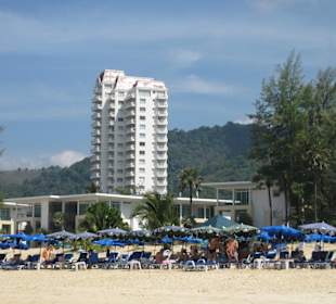 Liegen am Karon Beach