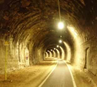 Radtunnel vor Bozen