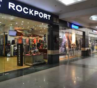 Shops in der Senzo Mall