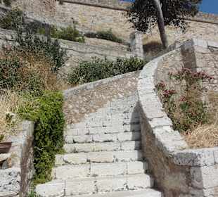 Treppe zur Kapelle hoch