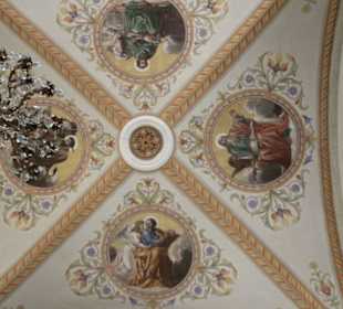 Vierungsgewölbe, Medaillons mit den Evangelisten