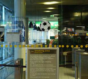 Terminal 2/ "B"-Gates/Raucherbereich (Geschlossen)