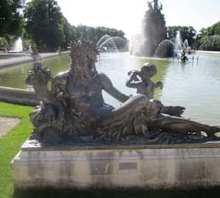 Brunnenfigur Fluss Loire