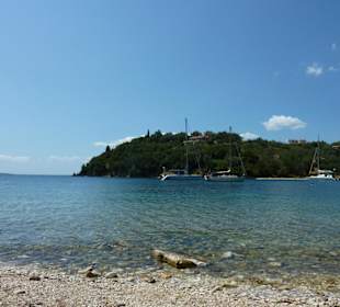 Strand von Agios Stefanos im Osten