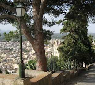 Blick auf Kirche und Ort