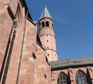Beim Mainzer Dom im Kreuzgang
