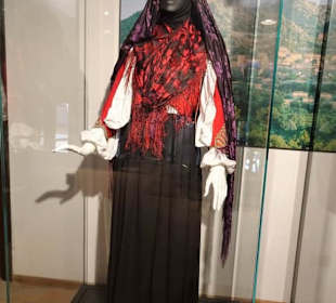 Trachten im Museo Etnografico