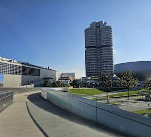 BMW-Museum Übergang