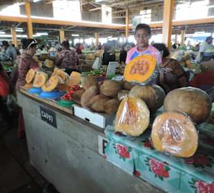 Auf dem Markt von Suva