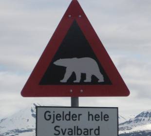 Strassenschild auf Spitzbergen