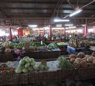 Auf dem Markt von Suva