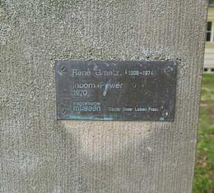 Abstrakte Plastik Inborn Power hinter dem Landtag