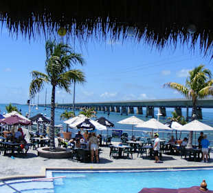 Blick vom Restaurant mit Pool