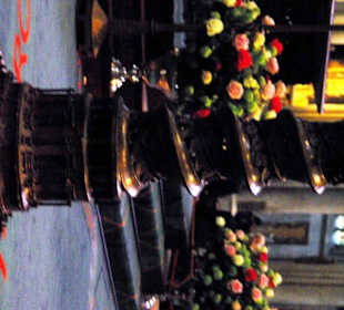 Am großen Altar Kerzenständer