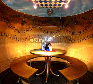 Rundbank in einem kleinen Sudkessel