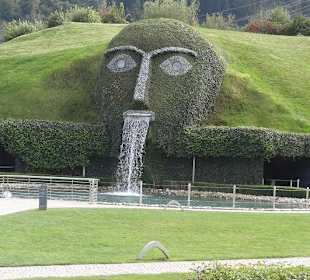 Swarovsky-Brunnen am Eingang