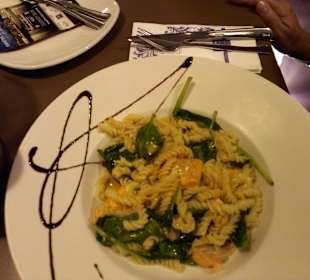 Fussili mit Lachs und Spinat 