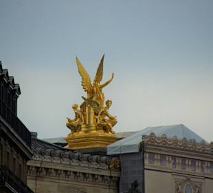 Viel mit Gold in Paris