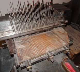 Anreissen der Linien auf der Tafel