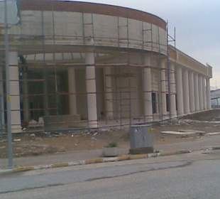 Neues Einkaufcenter in Arbeit