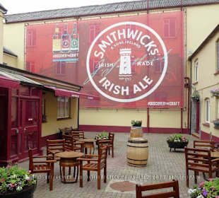 Im Hof der Brauerei Smithwicks.