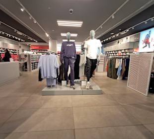 Festival Park Outlet Center