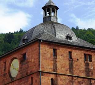 Der Turm zum Schlosseingang