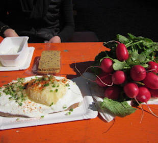 Typisches Gedeck, Handkees unn Radieselcher