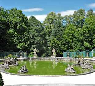 Blick auf die Obere Grotte am Neuen Schloss