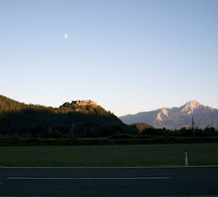 Burg Landskron bei Sonnenuntergang