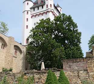 Bei der Kurfürstlichen Burg von Eltville