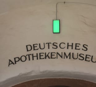 Deutsches  Apothekenmuseum, Zugang Ottheinrichsbau