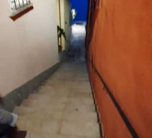 Steile Auf-/Abgänge zum Ufer