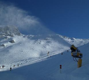 Schneekanonen im gesamten Skigebiet