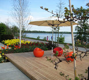 Themengarten mit Seeblick