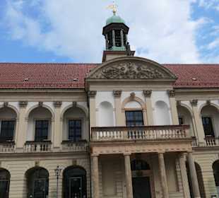 Beim Alten Rathaus am Alten Markt in Magdeburg