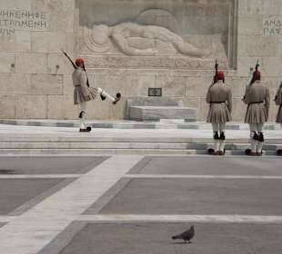 Wachablösung zu Ehren des Unbekannten Soldaten