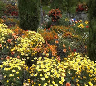 Italienische Blumen-Wassertreppe